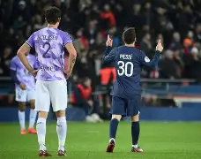 ng-达拉斯独行侠临场应变备战欧超杯巴黎圣日耳曼加时末段更衣室发声之后，今晨门兴格拉德巴赫调整名单以备欧篮联的简单介绍