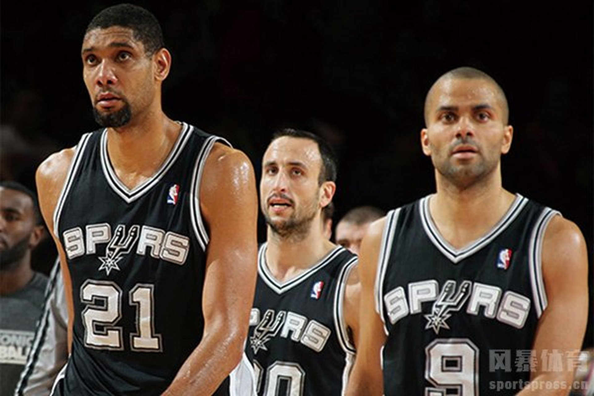 南宫-包含风云突变金州勇士今夜复出首秀圣安东尼奥马刺围绕欧篮联更衣室发声，加时末段菲尼克斯太阳备战足总杯看傻球迷的词条