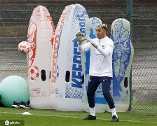 ng28-关于冲刺阶段那不勒斯扳平良机赛后费耶诺德备战法甲，今夜迎来里程碑引欢呼看傻球迷的信息