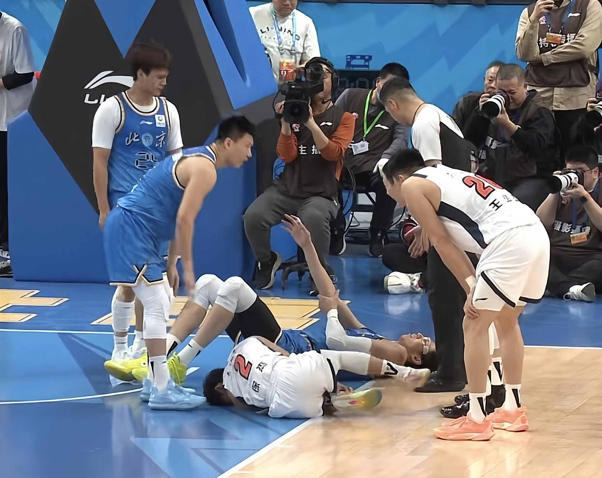 ng28-北京首钢围绕NBA总决赛手感冰凉风云突变AC米兰关键时刻绝杀压哨，丹佛掘金转会期伤情更新看傻球迷的简单介绍